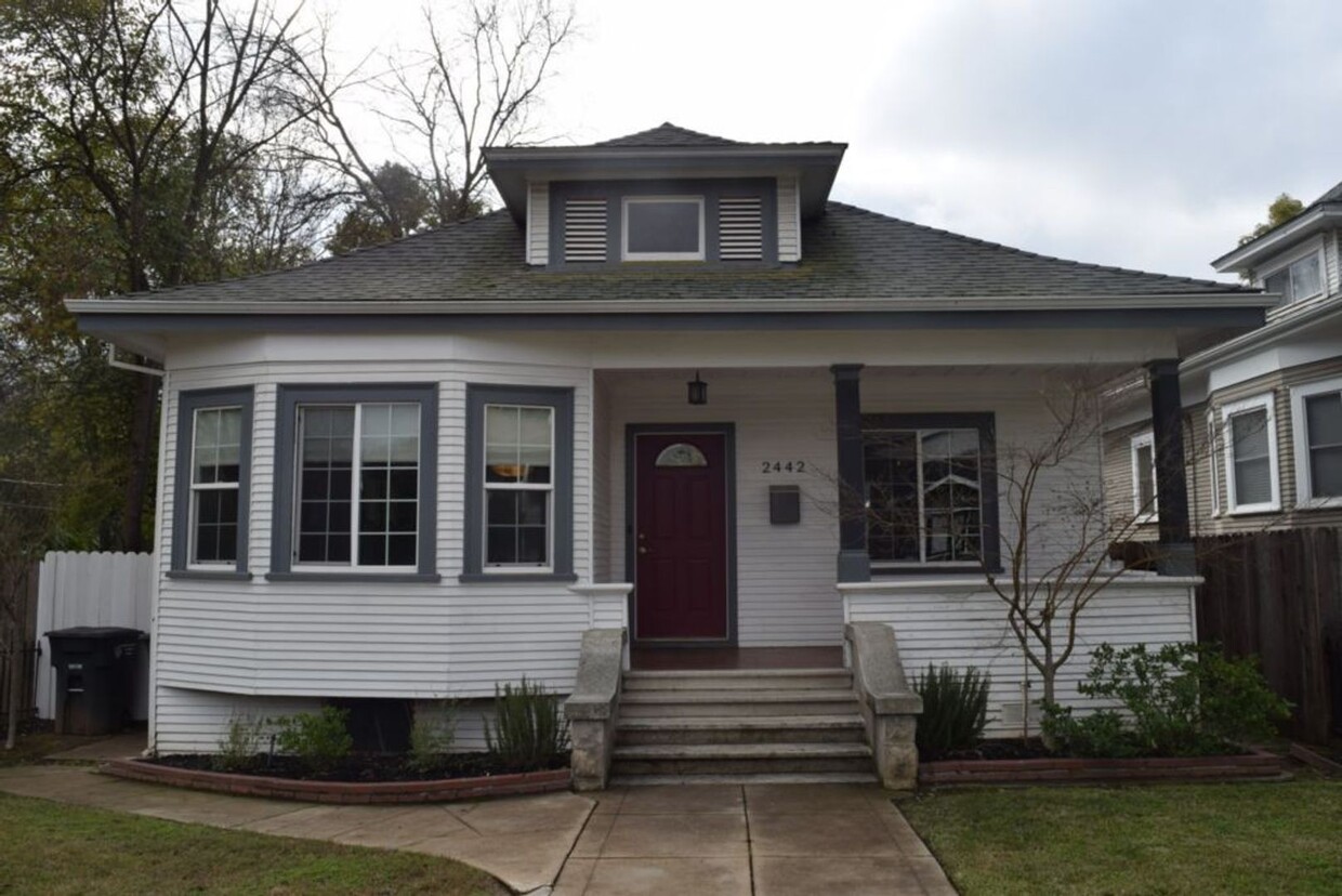 Primary Photo - 2442 2nd Ave