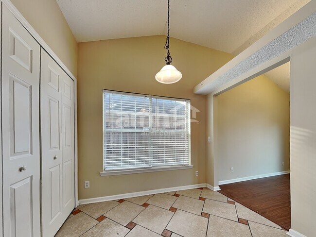 Foto del edificio - 3 Mallorys Ct