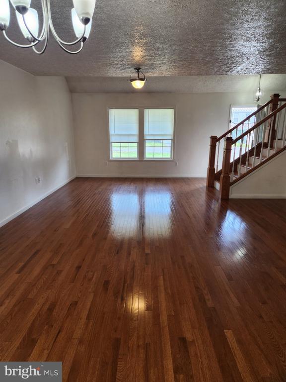 Foto del edificio - 28 Holler Rd