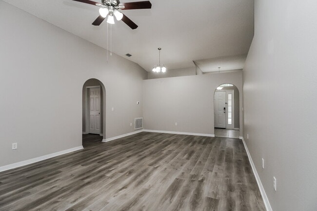 Foto del edificio - 932 Vanderbilt Dr