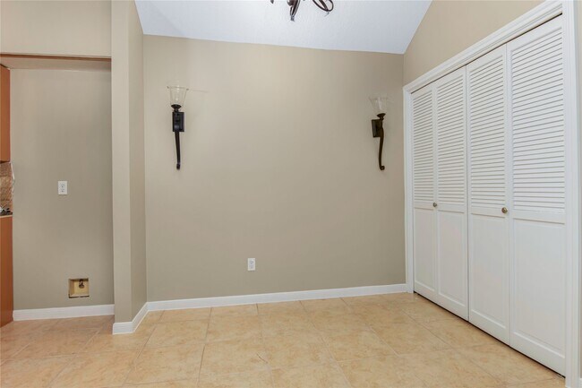 Foto del edificio - 3435 Beech Point Dr