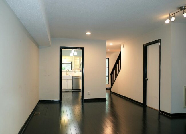 Foto del edificio - 140 Beechwood Dr