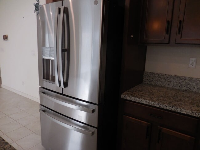 Building Photo - Spacious 3-Bedroom Dixon Home with Loft, Solar & Open Floor Plan