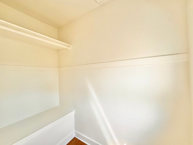 Foto del edificio - 1417 N Hobart Blvd