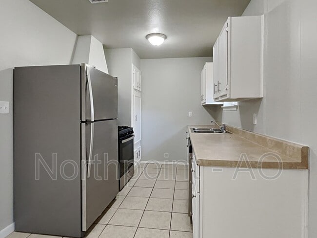 Building Photo - 6431 Sandy Oaks Dr