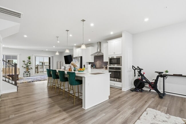 Building Photo - 2528 B Verona Pl