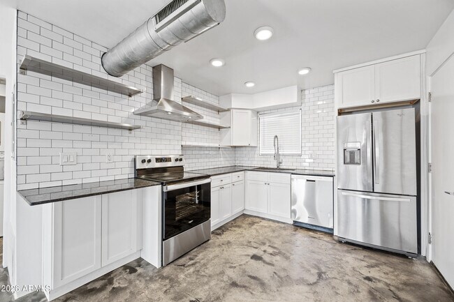 Building Photo - 3601 N 15th Ave