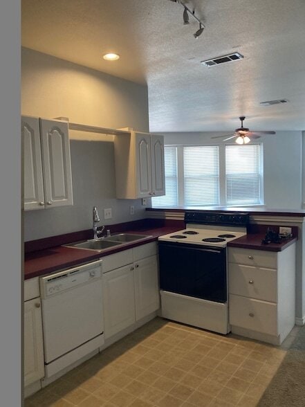 Photo - 103 Historic Town Square Unit 210 Apartment