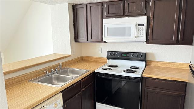 Foto del edificio - 9833 Walnut St
