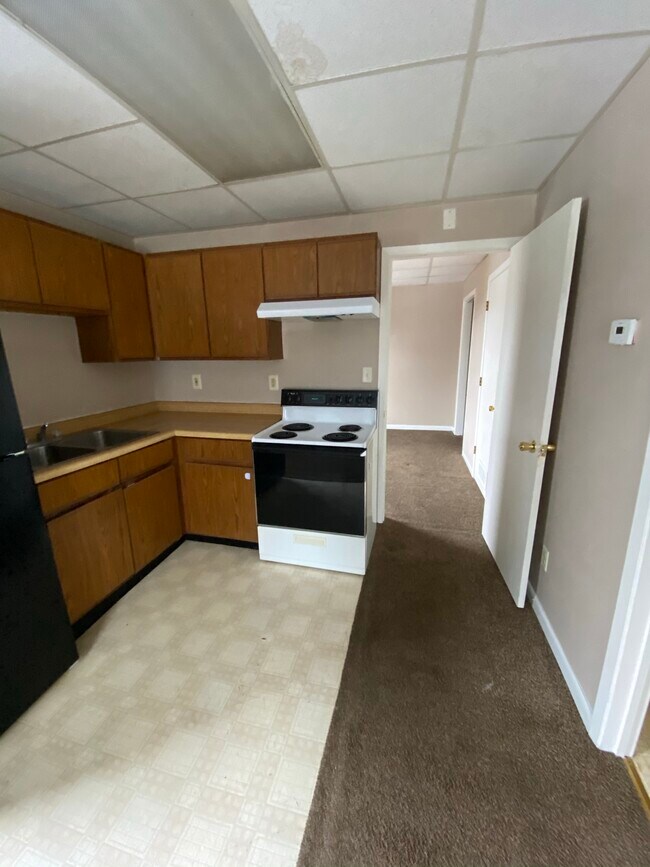 1901 Madison Ave Unit Apartment B, Burlington, IA 52601 Apartments in