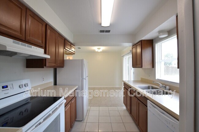 Building Photo - 1500 Coronet Dr