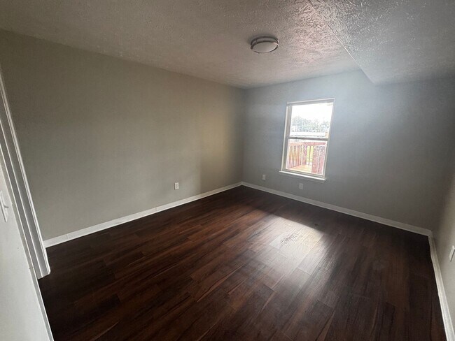 Building Photo - 2821 Greenwood Ave
