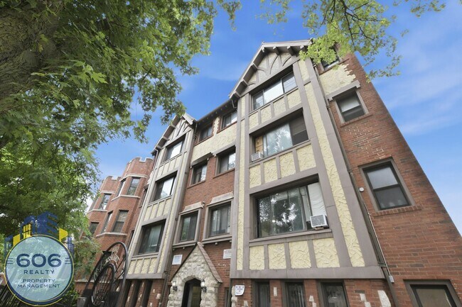 Building Photo - 6912 N Ashland Ave