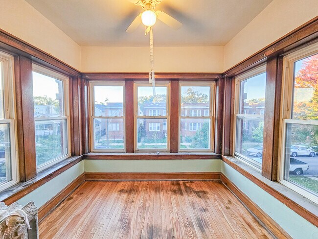 Foto del edificio - 3338 W Cullom Ave