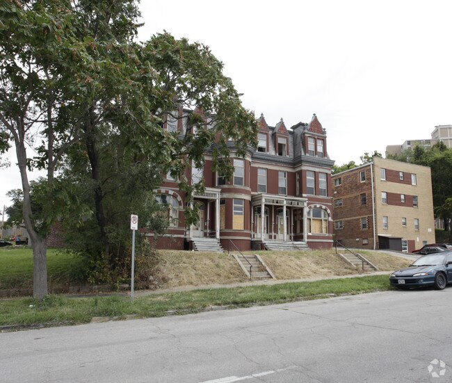 Building Photo - 563 S 28th St