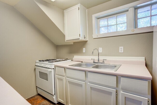 Building Photo - 2702 20th St