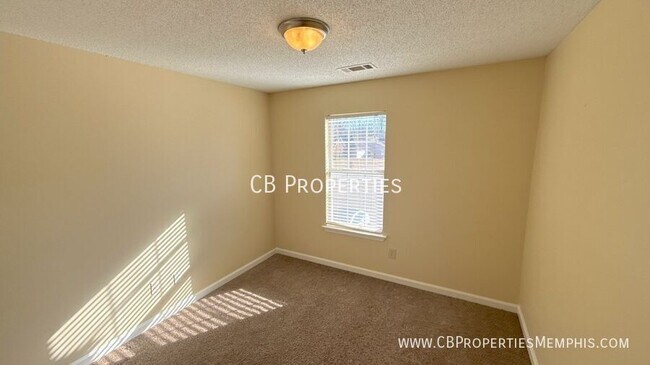 Building Photo - 4482 Longtree Ave