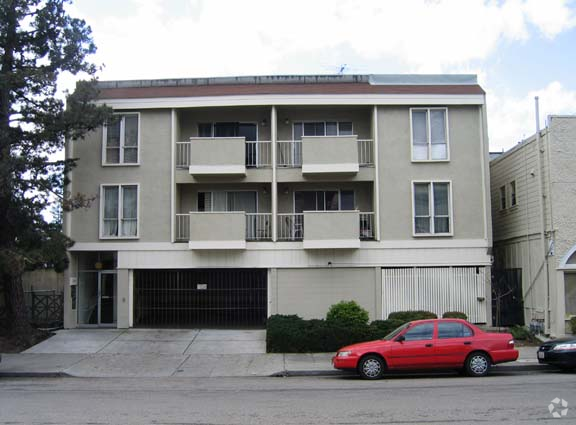Building Photo - 2520 Regent St