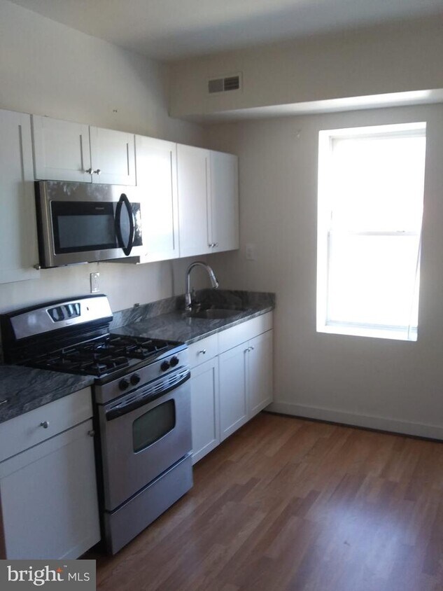 Primary Photo - 851 N Bentalou St
