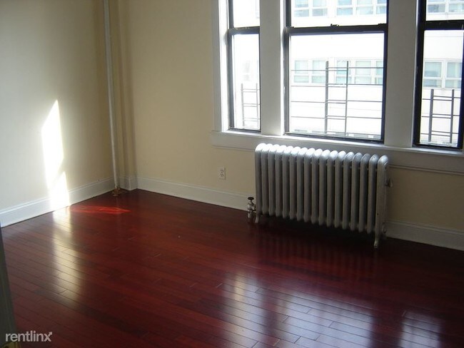 Building Photo - 240 Convent Ave