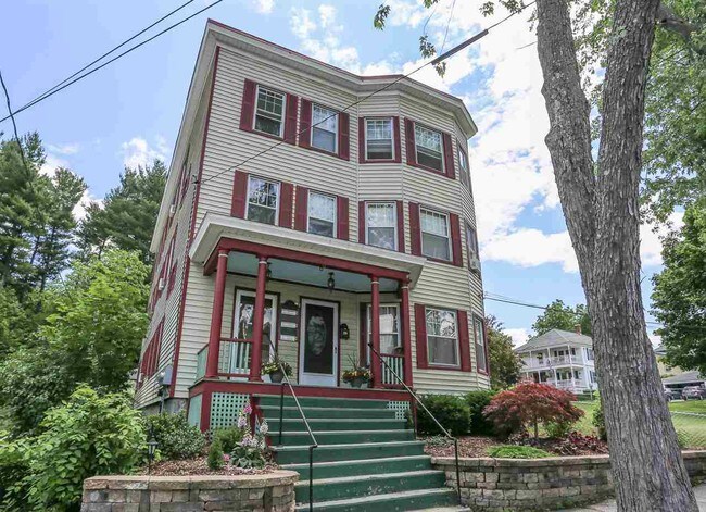 Building Photo - 715 Belmont St