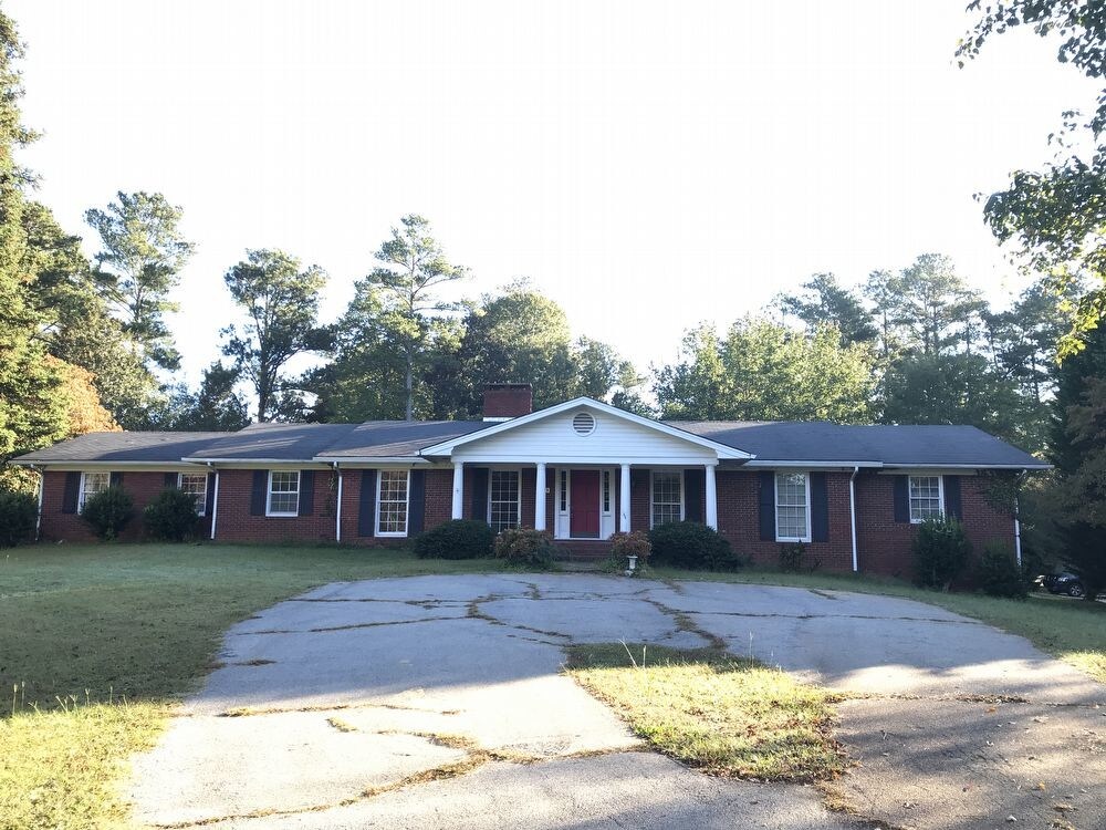Primary Photo - 205 North Lakeshore Dr
