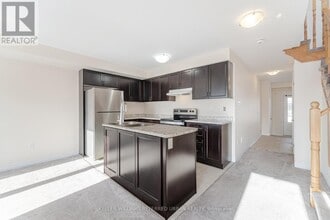 Building Photo - 740-740 Linden Dr