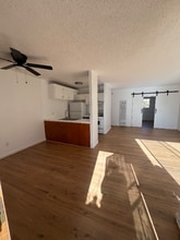 Building Photo - 1542 Hi Point St