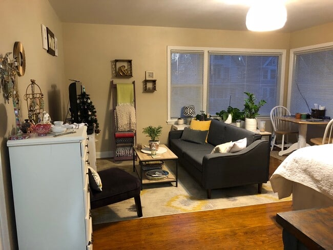 Foto del edificio - 2204 E Locust St