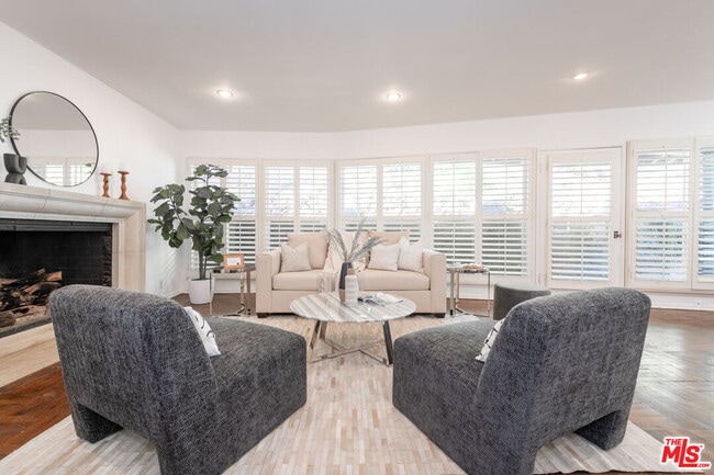 Foto del edificio - 2559 Hutton Dr