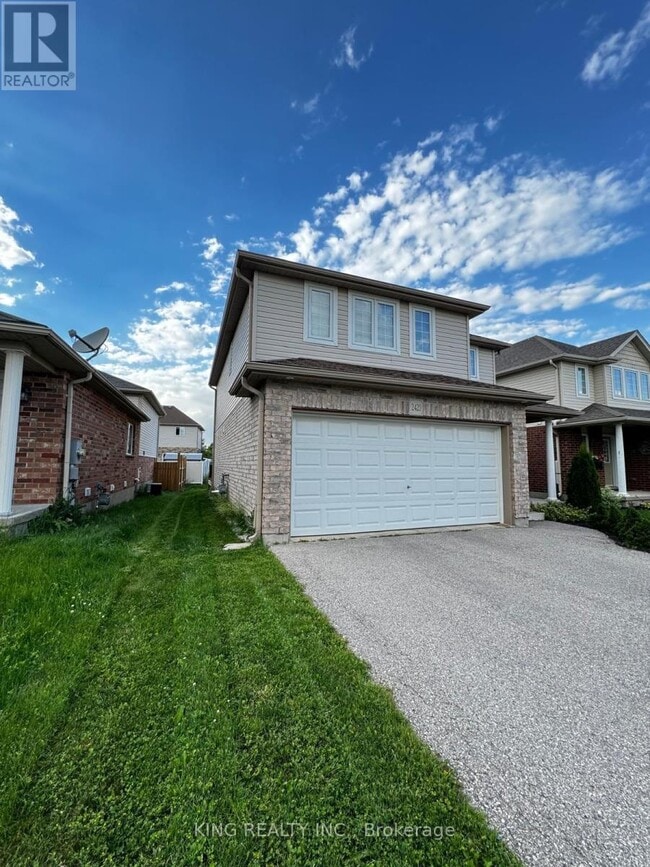 Building Photo - 2420 Asima Dr