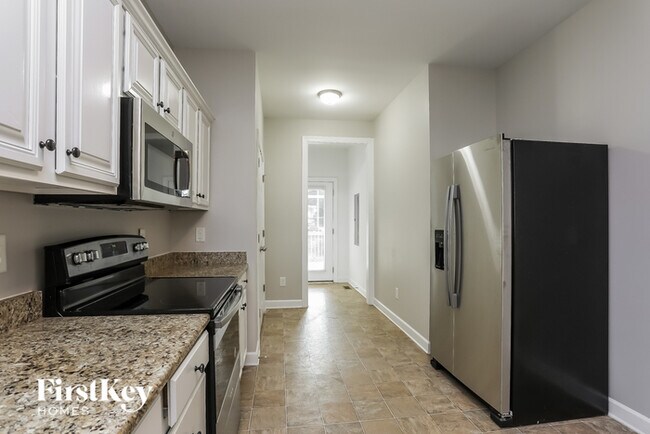 Foto del edificio - 5121 Lundy Dr