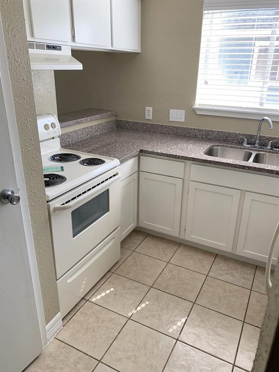 Foto del edificio - 7589 Fallbrook Dr