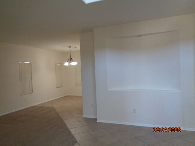 Foto del edificio - Gorgeous 2 Story built in 2003 with 2743 sq. ft.