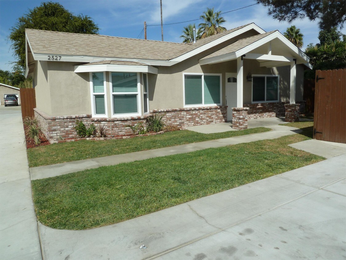 2527 Burkett Rd Unit 3, El Monte, CA 91732 Room for Rent in El Monte
