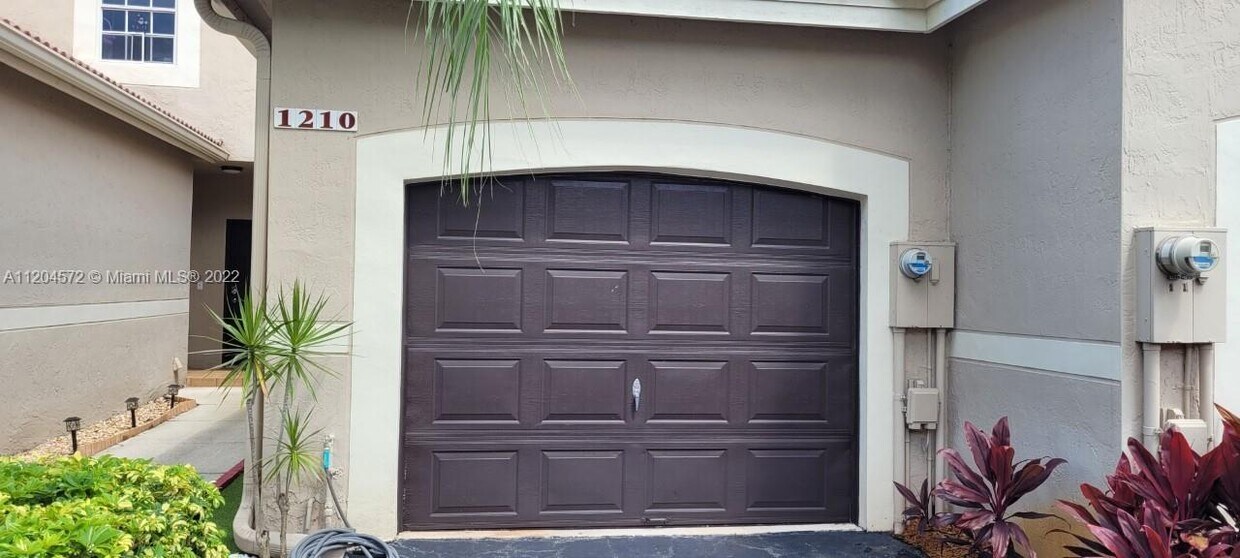 1210 Sorrento Dr, Weston, FL 33326 Townhome Rentals in Weston FL