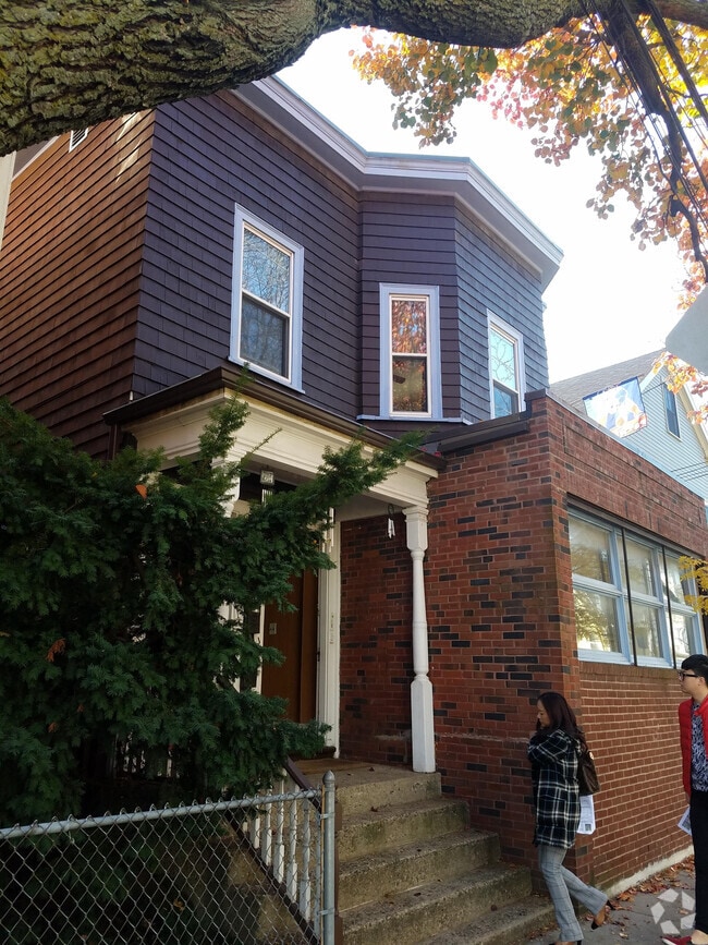 Building Photo - 214 Brookline St