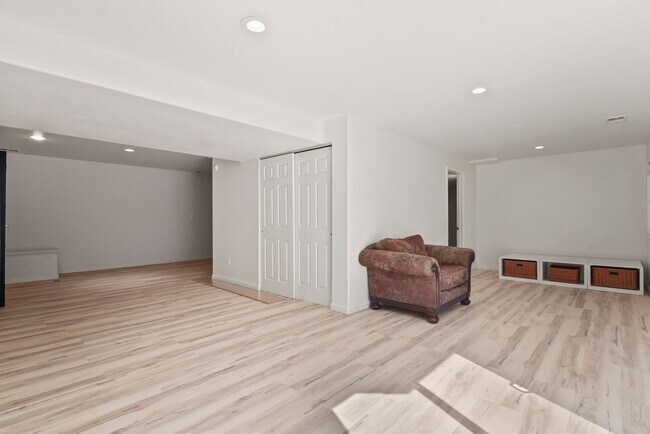 Building Photo - 2750 Brush Ct