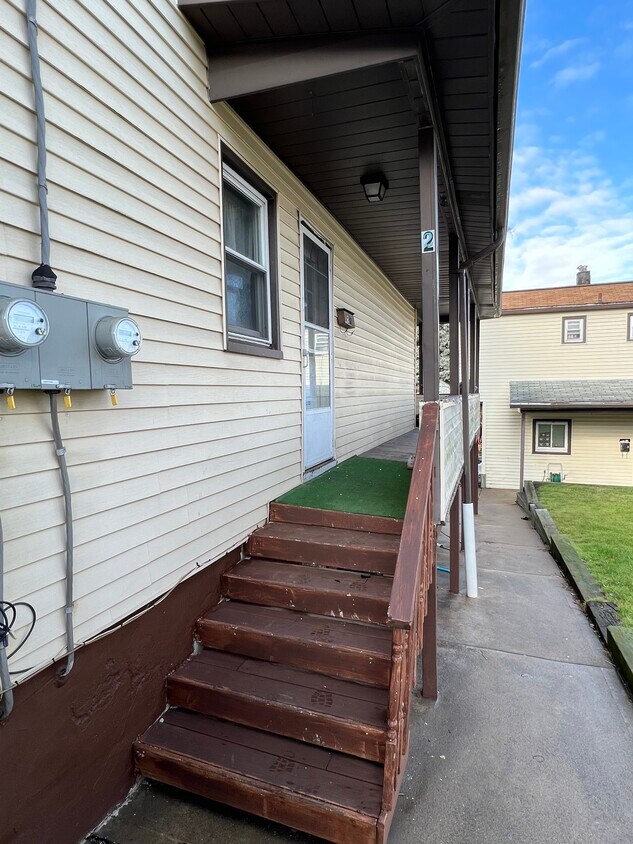 321 E 18th Ave Unit 2, Homestead, PA 15120 Apartments in Homestead