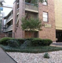 Building Photo - 2210 Pearl St