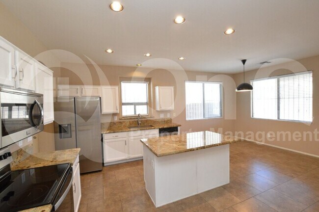 Building Photo - 8307 S 47th Ln