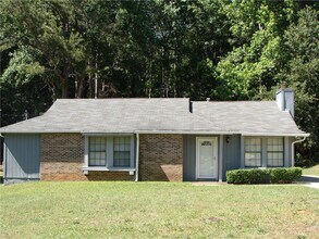 Building Photo - 2331 Newgate Dr