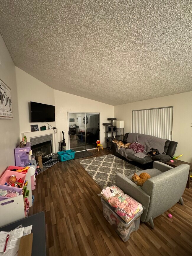 Foto del edificio - 544 San Lino Ct