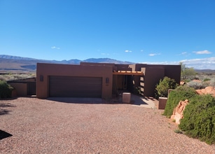 Building Photo - 937 Chusi Way