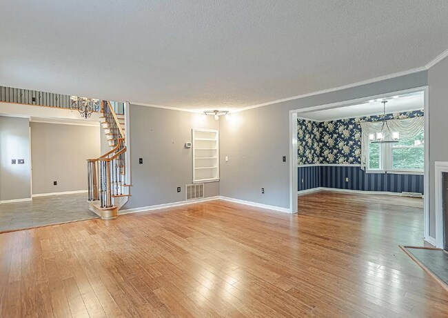 Living Room - 121 Chipwood Ln