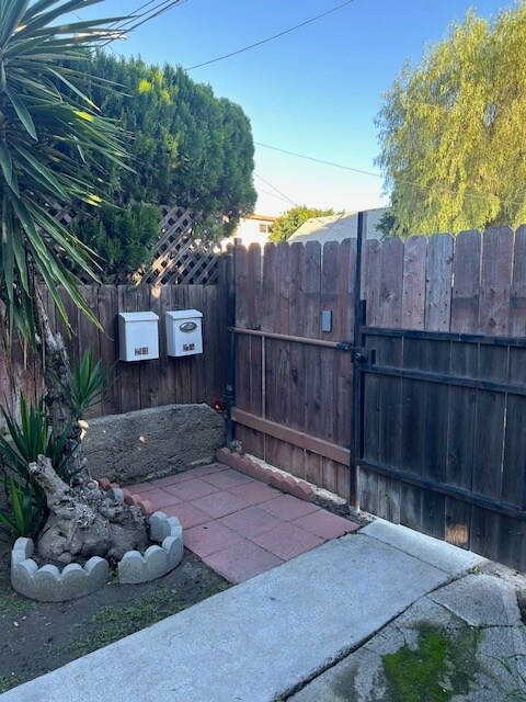 Foto del edificio - 245 W Elm Ave