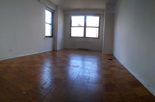 Building Photo - 242 E 82nd St