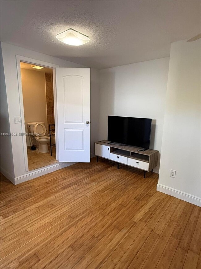 Building Photo - 894 80th St