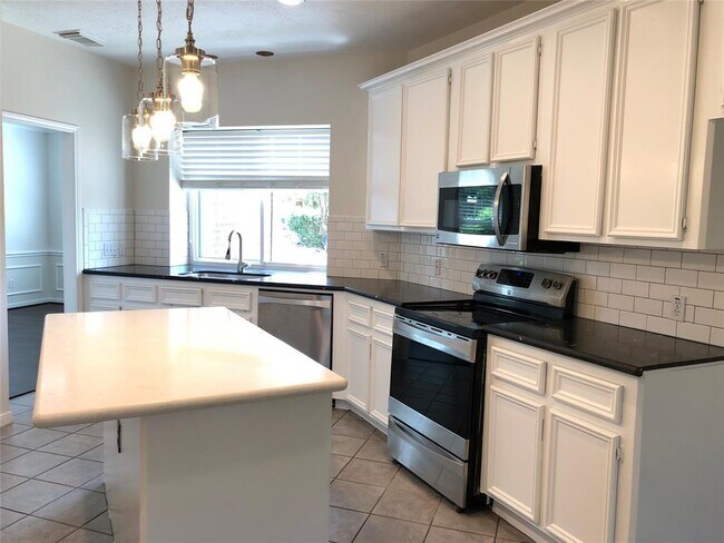 Foto del edificio - 1205 Comanche St