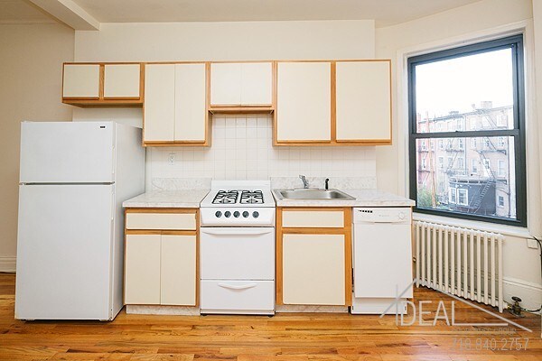 Building Photo - 77 2nd Pl